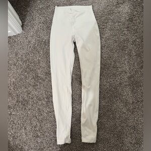 🍋Lululemon Align Pant Legging 25” Sz 4 Color Bone🍋
